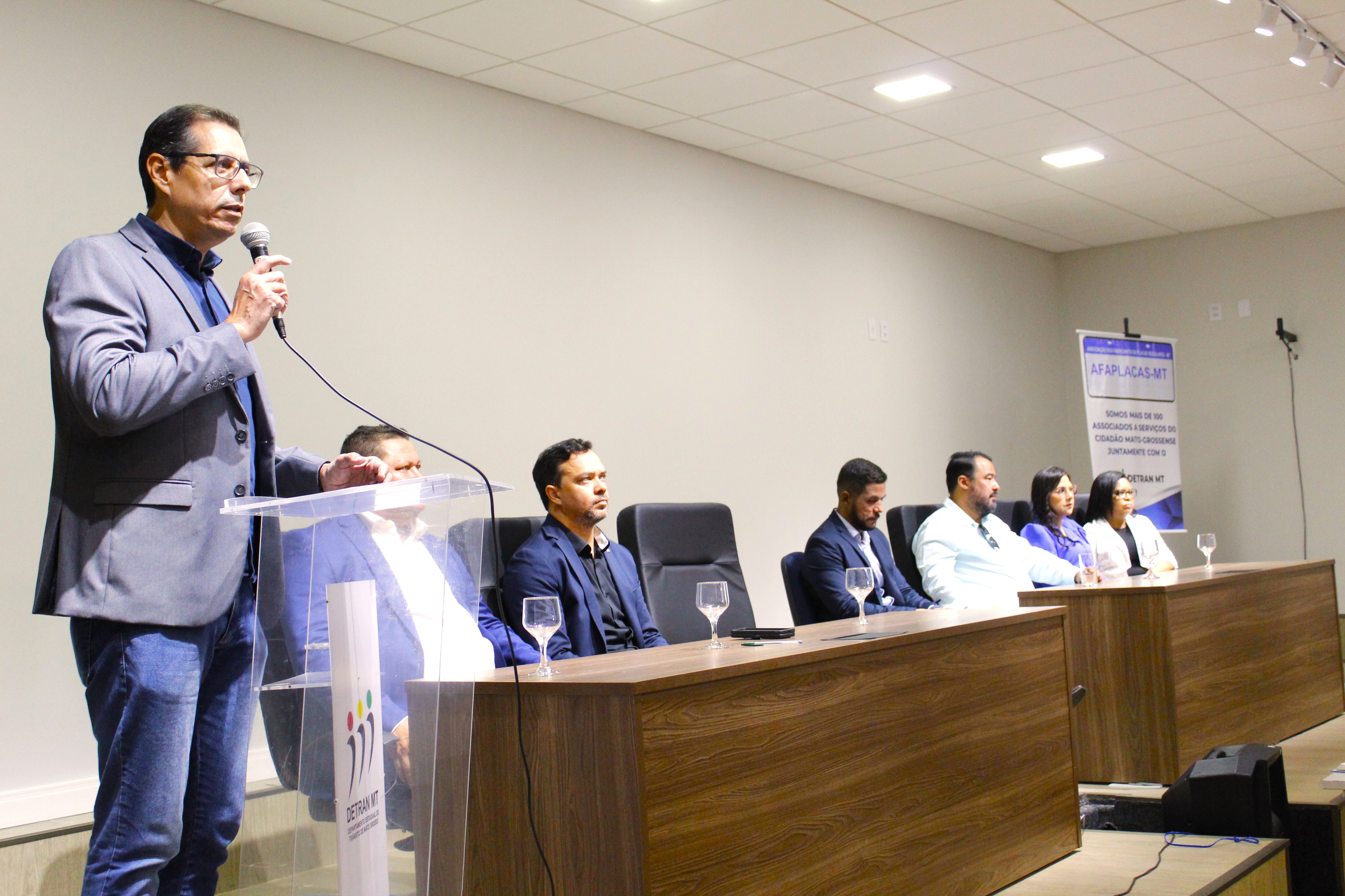 Detran-MT realiza 1º Encontro Estadual dos Estampadores de Placa de Mato Grosso - Abertura do 1º Encontro Estadual dos Estampadores de Placa de MT