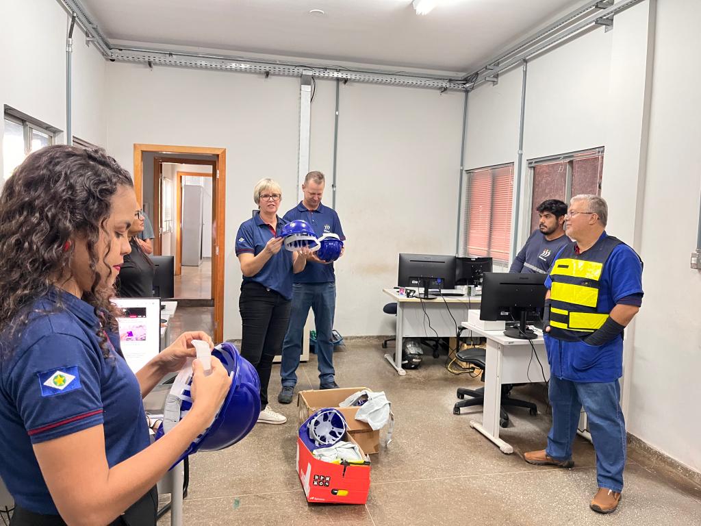 Kamila Nascimento/Detran-MT Servidores da Vistoria do Detran-MT recebem novos Equipamentos de Proteção Individual -